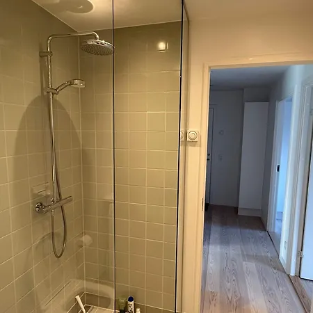 Carlsberg Stunning W Balcony Apartment *