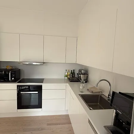 Carlsberg Stunning W Balcony Apartment *