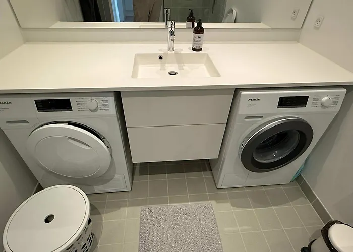 Carlsberg Stunning W Balcony Apartment