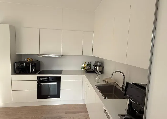 Carlsberg Stunning W Balcony Apartment *