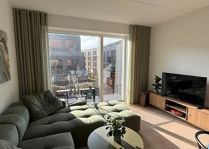 Carlsberg Stunning W Balcony Apartment *